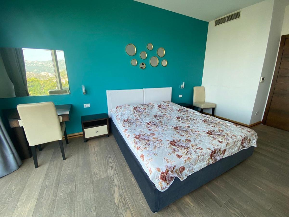 Skyview Apartment *